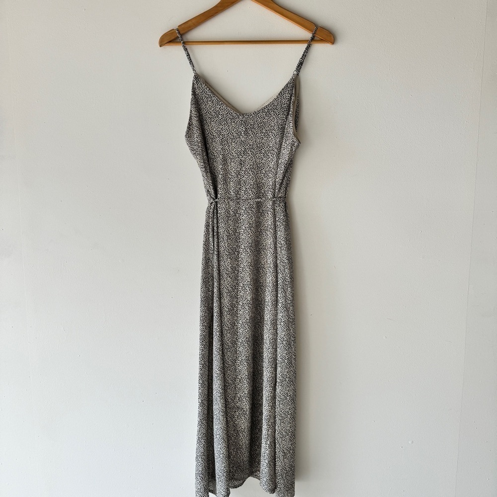 Sienna Sky - Sleeveless Midi Slip Dress in Cream and Black - Picture 2 of 8